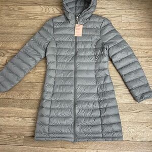 NWT Quince Silver/Gray Hooded Lightweight Down Puffer Jacket Coat - M